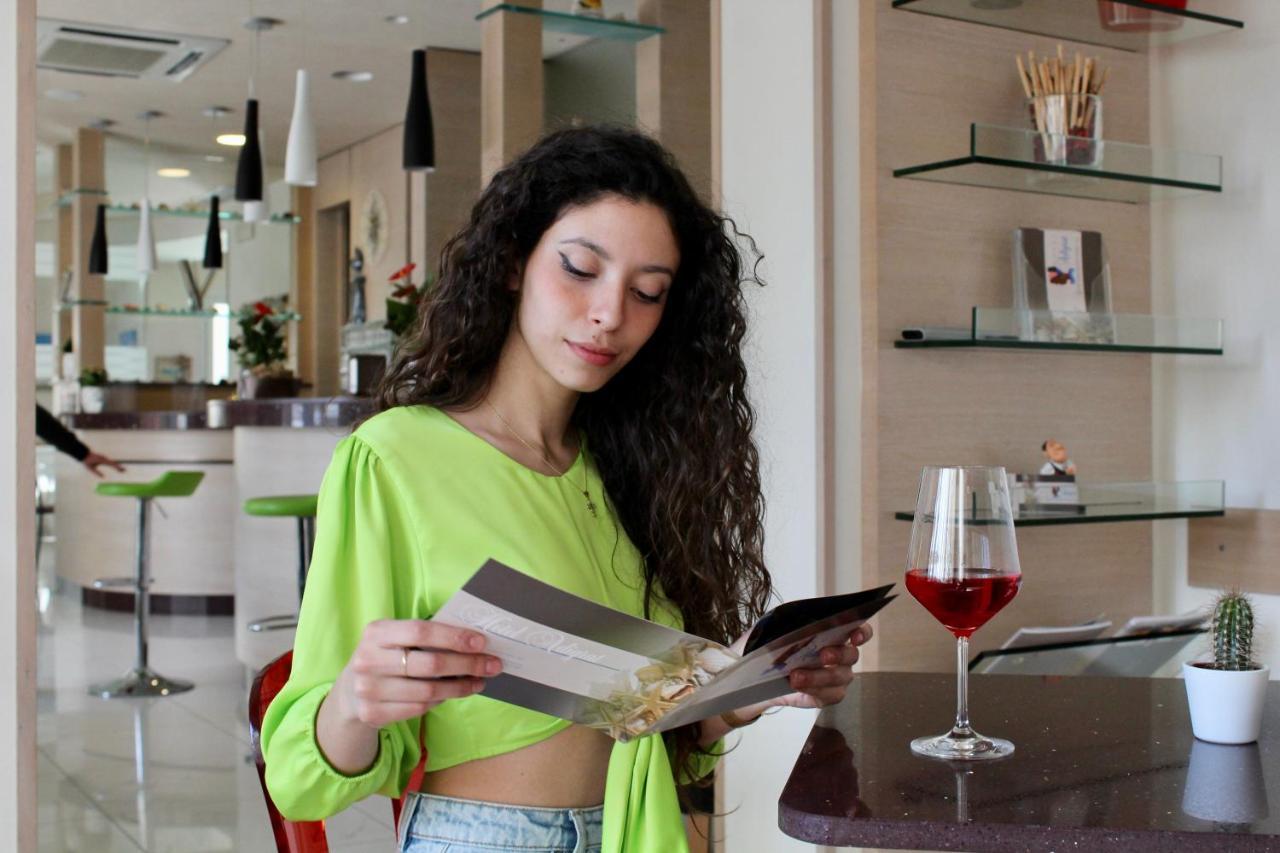 Hotel Adigrat Riccione con Ristorante Esterno foto