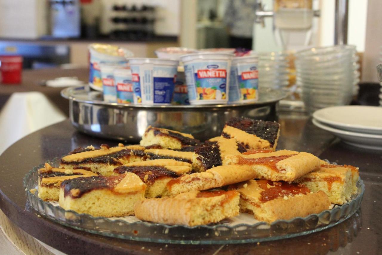 Hotel Adigrat Riccione con Ristorante Esterno foto