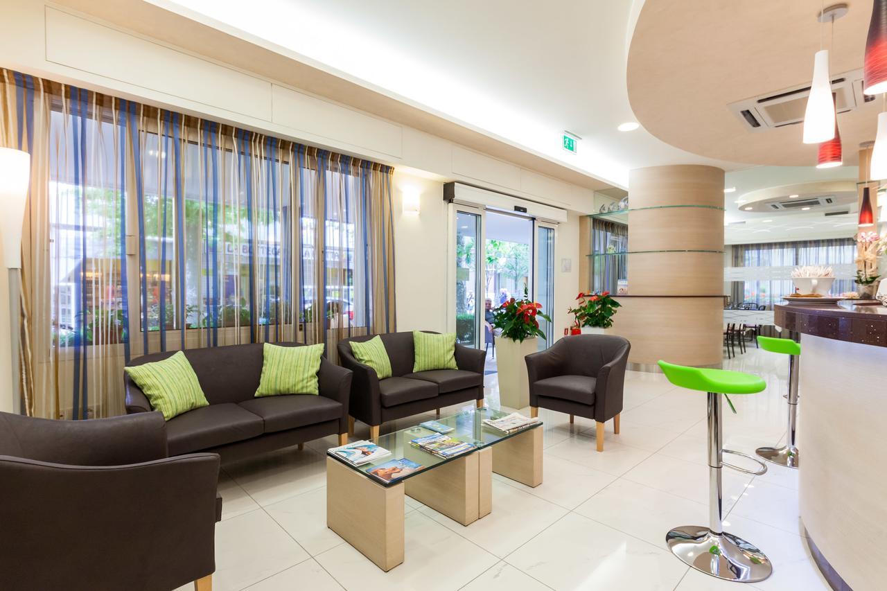 Hotel Adigrat Riccione con Ristorante Esterno foto