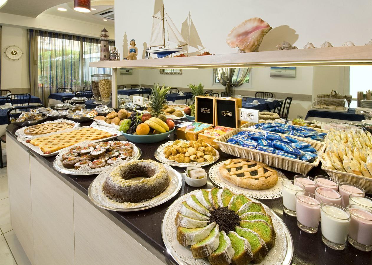 Hotel Adigrat Riccione con Ristorante Esterno foto