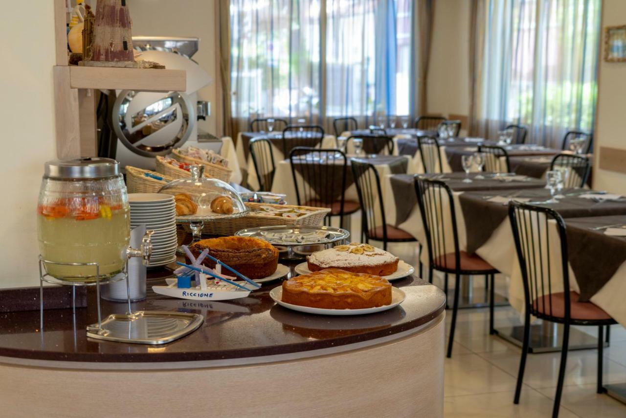 Hotel Adigrat Riccione con Ristorante Esterno foto